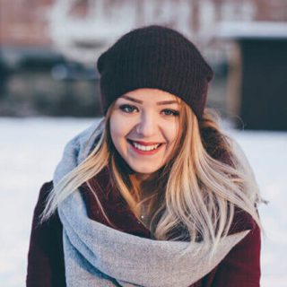 مینا کامیاب